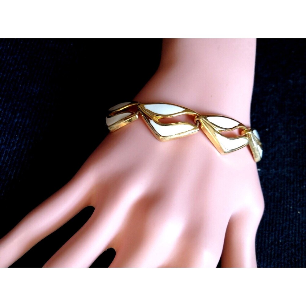 Vintage Art Deco White Enamel Gold Rim Double Motifs Linked Bracelet